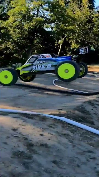 a little #losi 5ive-B #rctrack #rccar #rc #5ive #action