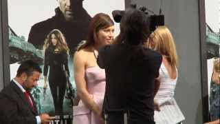 "Total Recall" Hollywood Premiere with Colin Farrell and Cast (Exclusive Footage)
