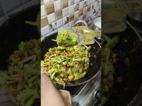 Hello Friends BROKOLI khaalo.......😁😁😁 HEALTHY hai..!!🥦🥦🥦