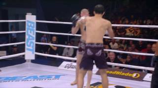 Bodyshot KO: Giga Chikadze lands 'The Giga-Kick' at GLORY 32