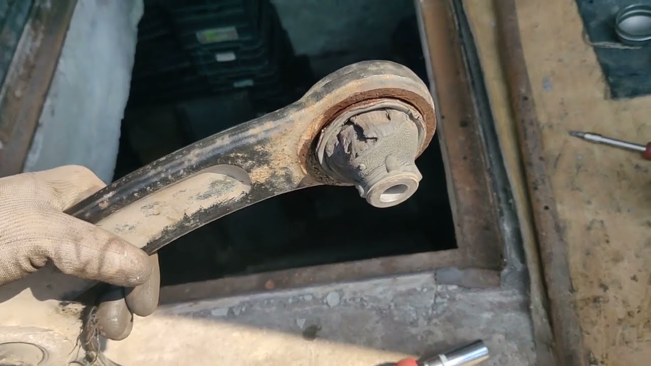 Заміна сайлентблоків ричагів Пежо 3008 (5008) - YouTube