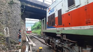 Lokomotif BERHADAPAN DI JALUR YANG SAMA ! MOMENT KEREN Kedatangan 3 LOKOMOTIF SEKALIGUS.