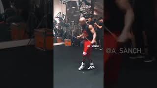 Floyd Mayweather shows his skills on the jump rope 💥😤 Resimi