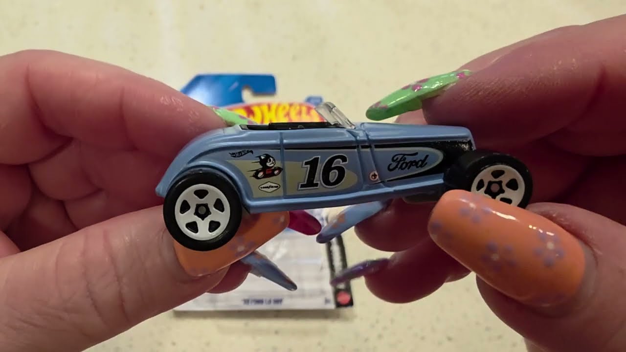 Hot Wheels 1933 Ford Lo Boy Hot Rod Un-Carding Unboxing Show, Play