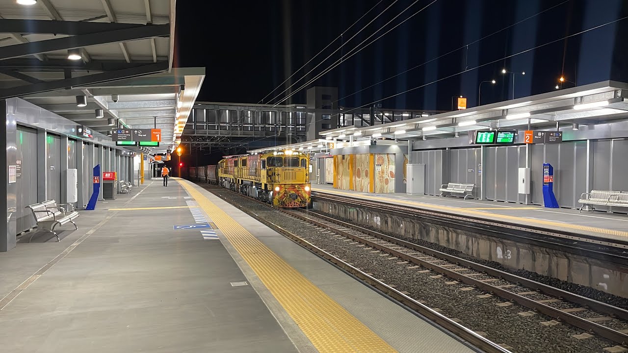 Trains at Bundamba and Dutton Park