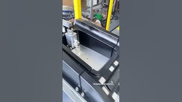 Intelligent spot welding system allows robots to enter the factory #industrialrobots #weldingrobot