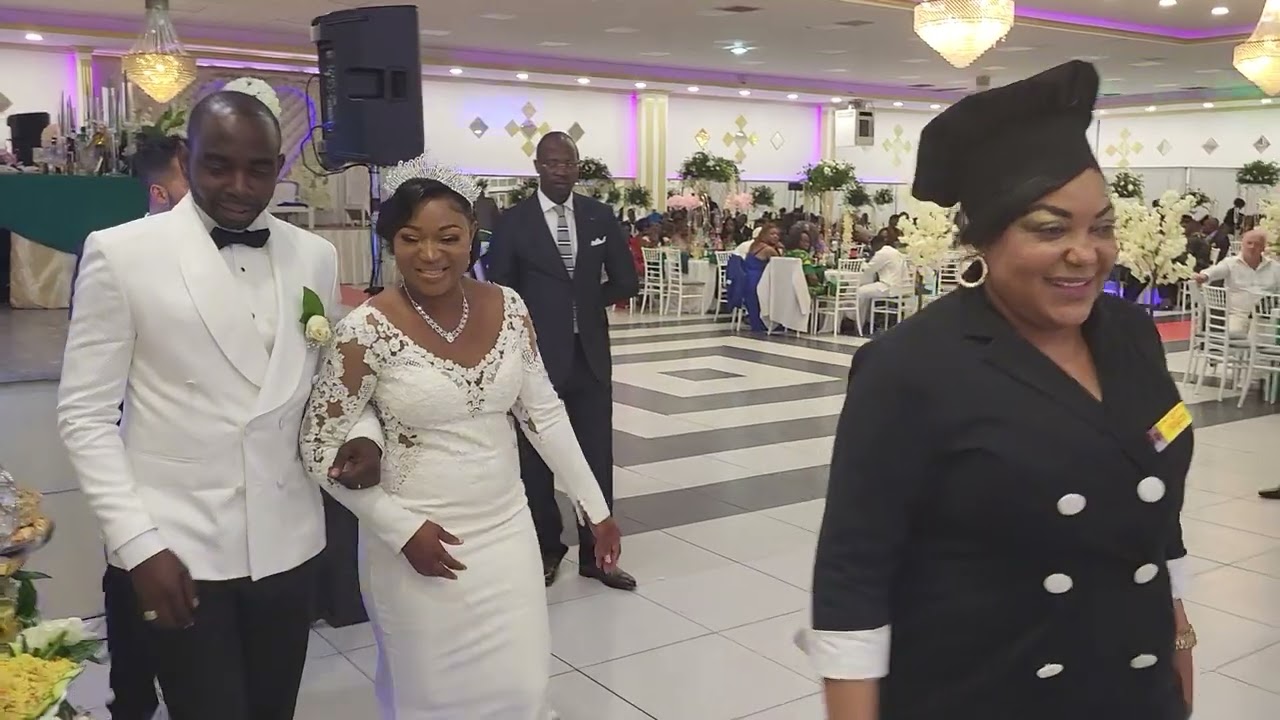 Service traiteur la Providence, Présentation du buffet Maman Elyane Nitu.