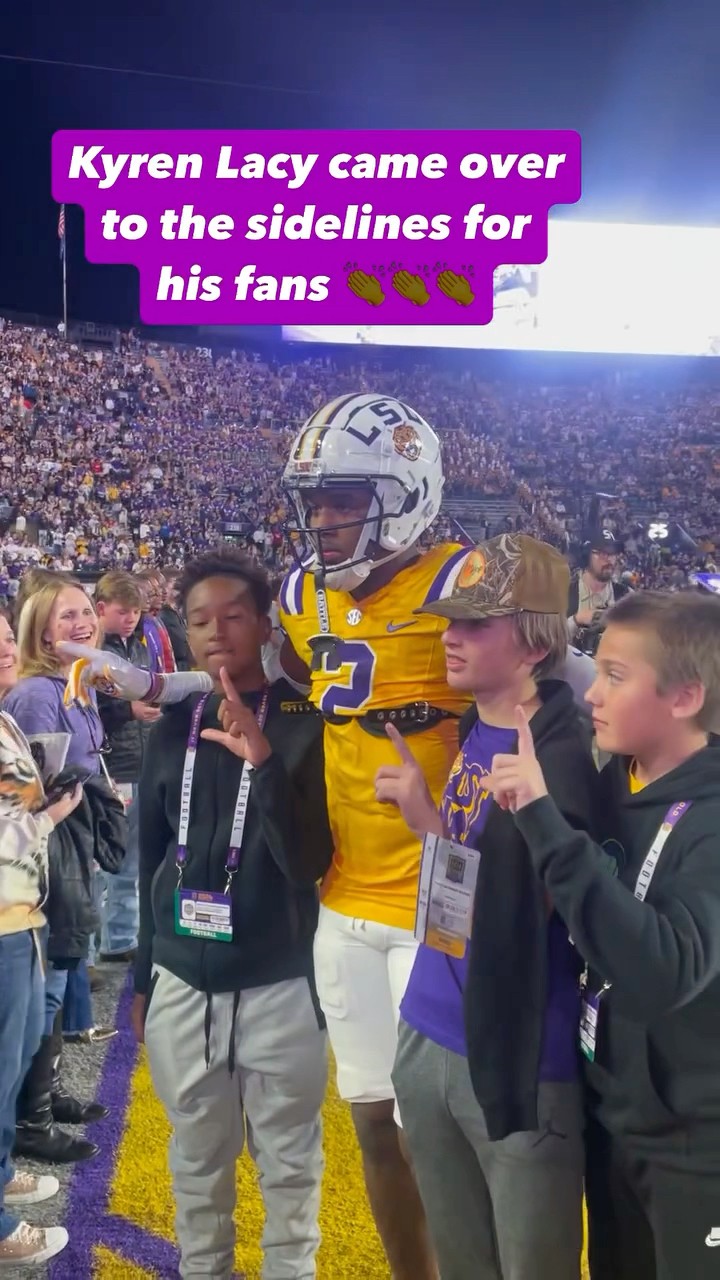 LSU Football’s Kyren Lacy loves his fans ❤️