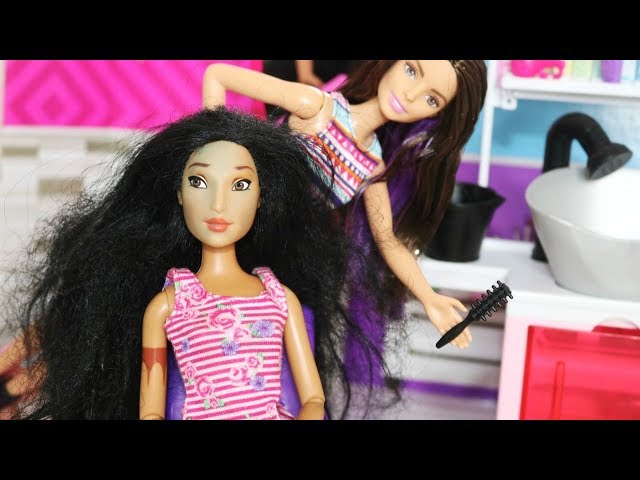 Ce coiffeur de Barbie relooke les poupées comme personne (Photos)