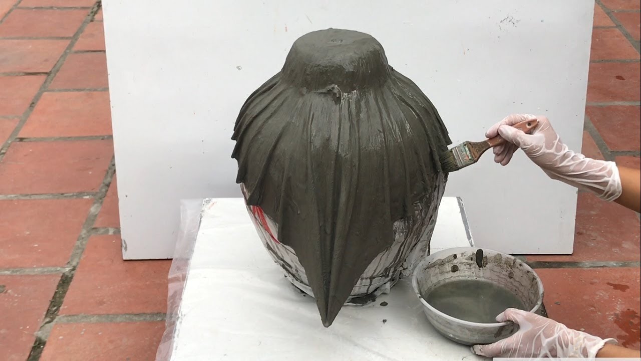 Old Cloth And Cement / Perfect Combination To Create Unique And Beautiful Flower Pots