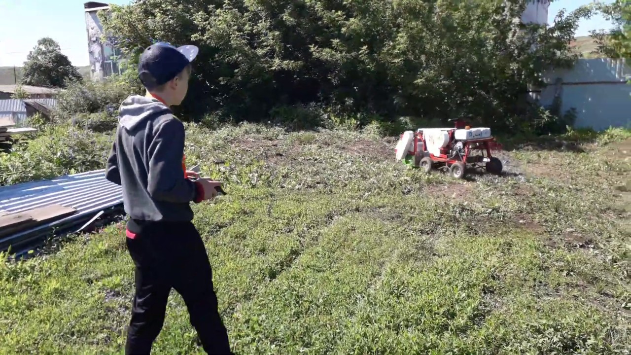 Косилка робот,первые заезды. Мульчер на радиоуправлении.Radio ...