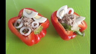 Овощной салат с тунцом в болгарском перце. Простой и легки завтрак. Овощной салат с тунцом в болгарском перце. Простой и легки завтрак.