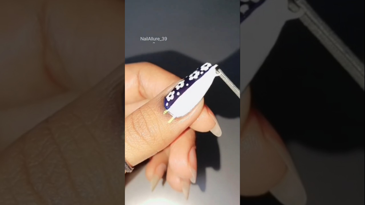 ✨ Easy Nail Art with stripe tape at home 🏡😍✨