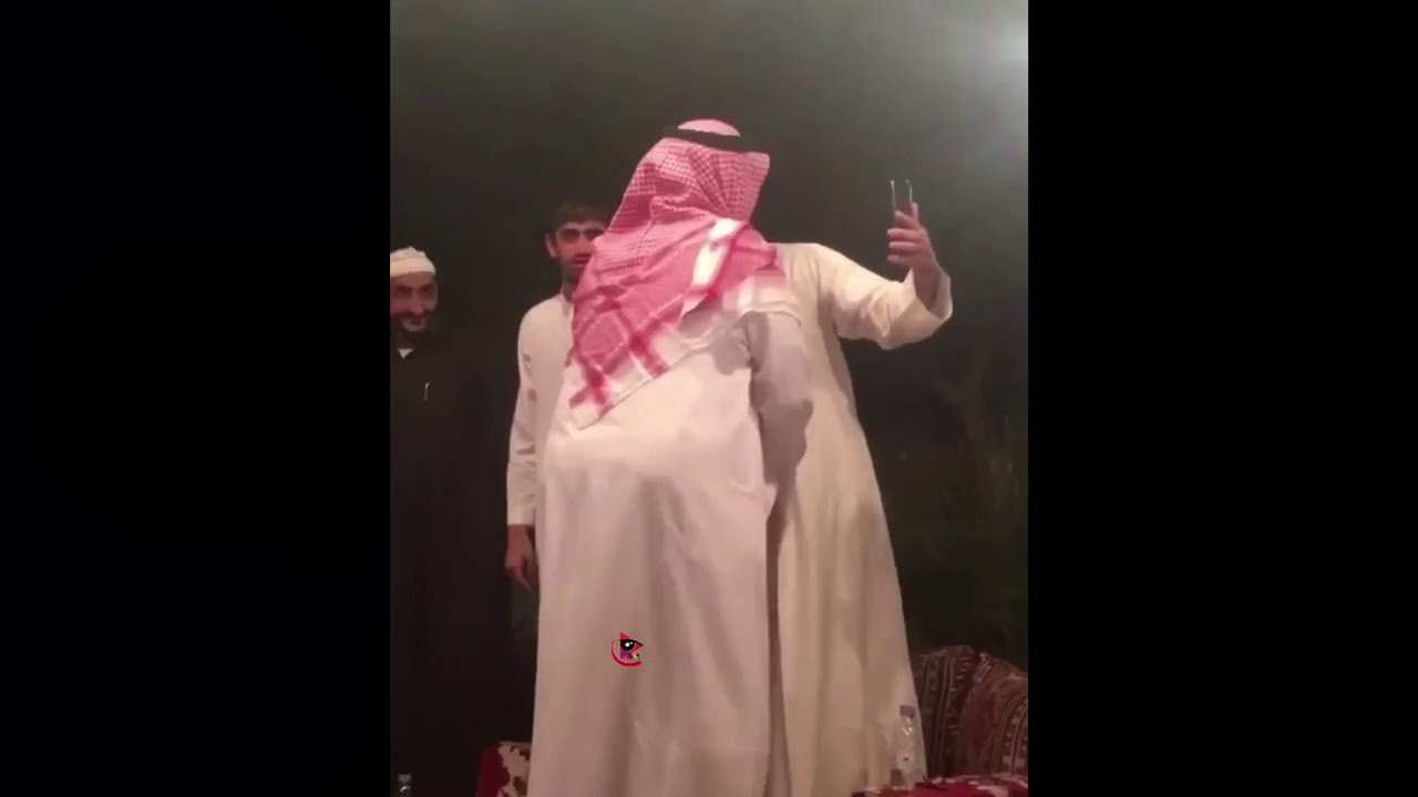 شبيه #محمد_بن_سلمان يدخل على ناس ما يعرفهم بالمخيم 😂 || لاتفوتك ردة فعلهم 🌚💔