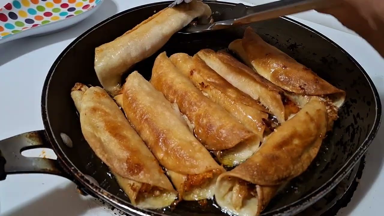 February 26, 2026 tacos dorados de pollo con queso y tostada de pollo