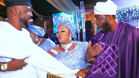 Funny Moment Yetunde Wunmi Hold Odunlade & Femi Adebayo Cloths As Mobimpe's Mum Storms Their Wedding