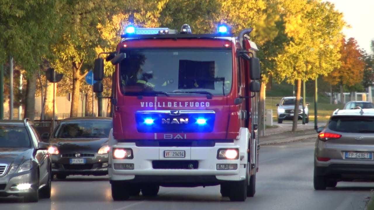 APS + AG Vigili del Fuoco di Mestre in emergenza - Italian Fire Dept. responding code3