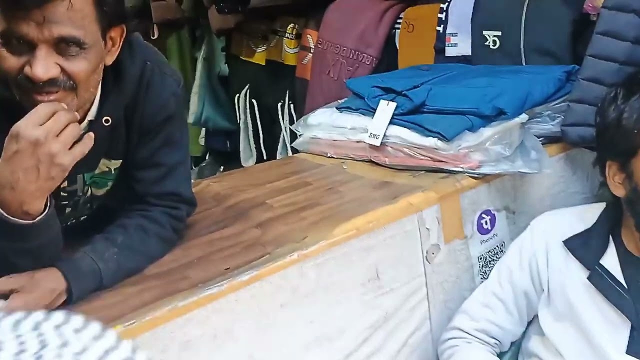 New block...... Lara Tata and Ramgarh to...... Pran pran sweater jacket....🍀 Ramgarh mein