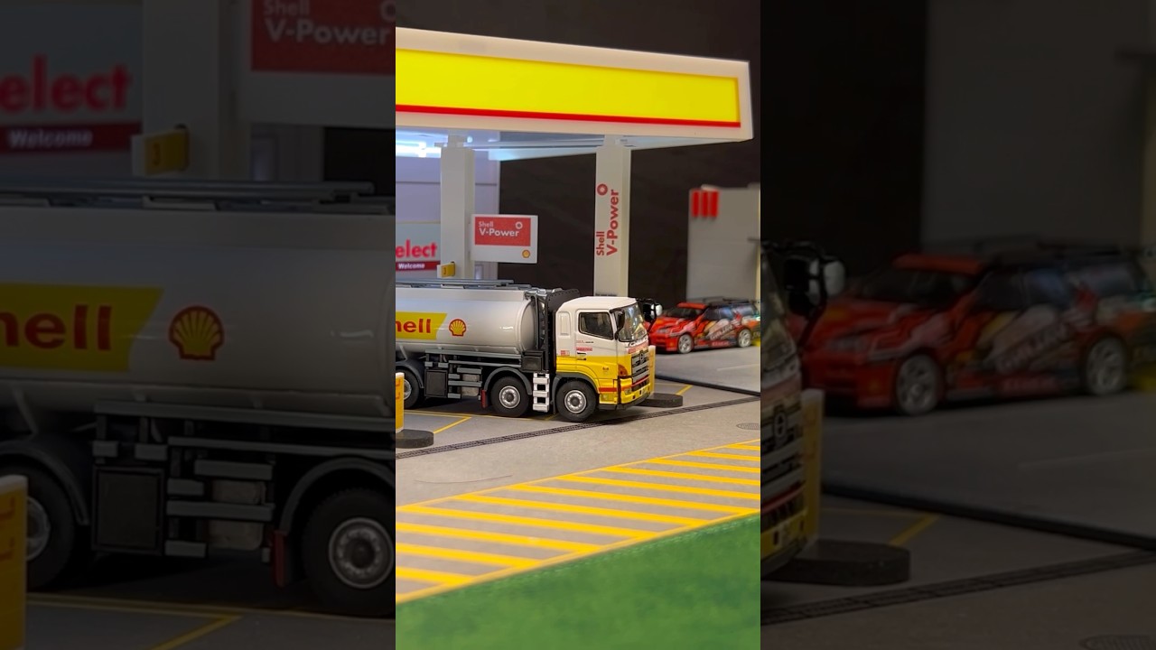 Realistic 1/64 Diecast Truck Model 