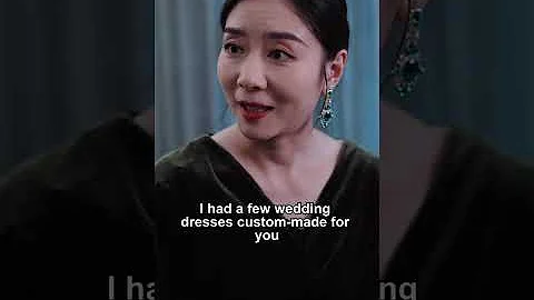 Run From Kidnappers,Fool Girl Accidentally Crash Into A Man!Unware He's CEO&Love Her At First Sight!