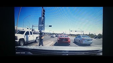 idiot drivers blocking intersection