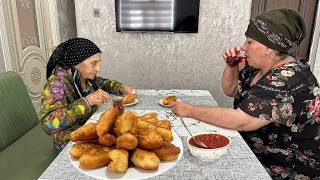 видео: Микс пирожков, сладкого хлеба и вкусный рецепт обеда | Бабушкина кухня картинка: Микс пирожков, сладкого хлеба и вкусный рецепт обеда | Бабушкина кухня