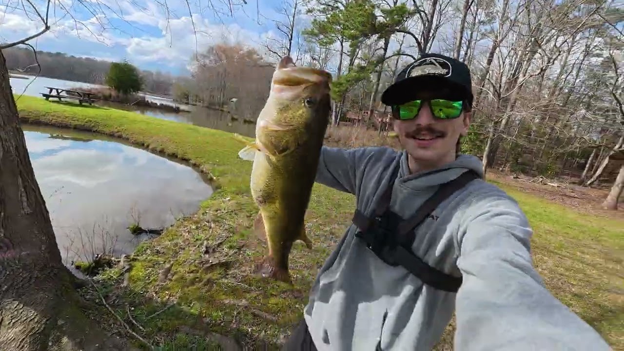 I CAUGHT THIS BIG BASS ON A BED!!
