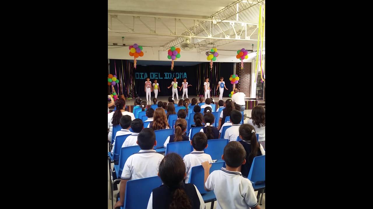 Obra de teatro para el día del idioma - YouTube