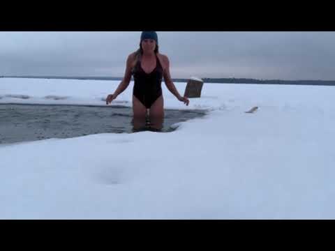 Ice Plunge and Head Dunk Wim Hof Style @barefootsue