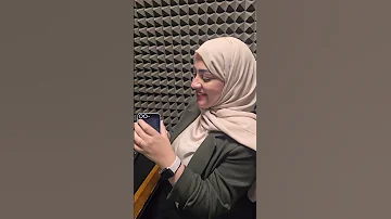 فلوغ في المكتب مع جهاز Galaxy Z Flip 6 