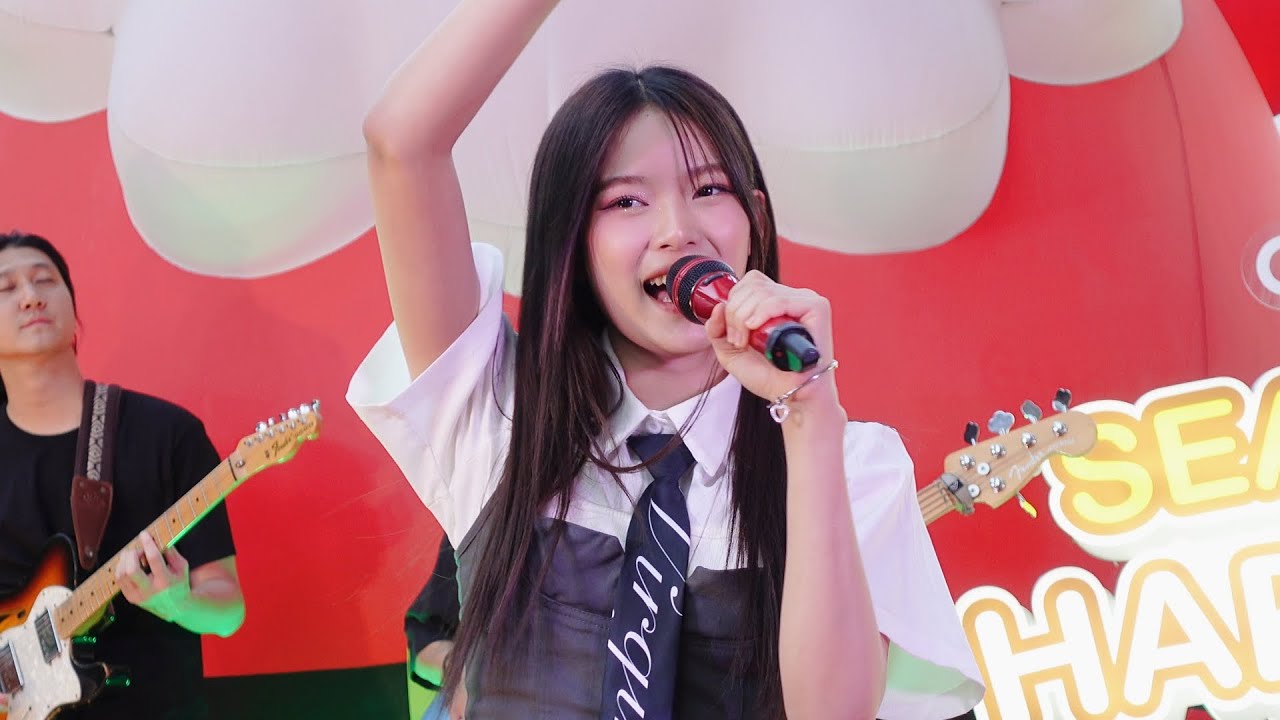 มาเบล (Mabelz) PiXXiE - ใจหายอ่ะ สงสัยอยู่ที่เธอ [FanCam] @ The Season Of Happiness 2023 | 221223