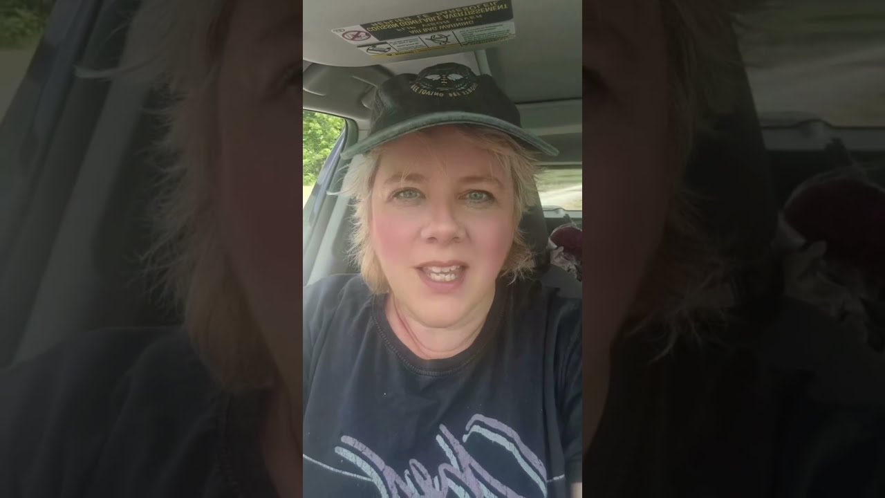 New To Dating Women And It Feels Awkward Heres Why Wlw Laterinlifelesbian Shorts