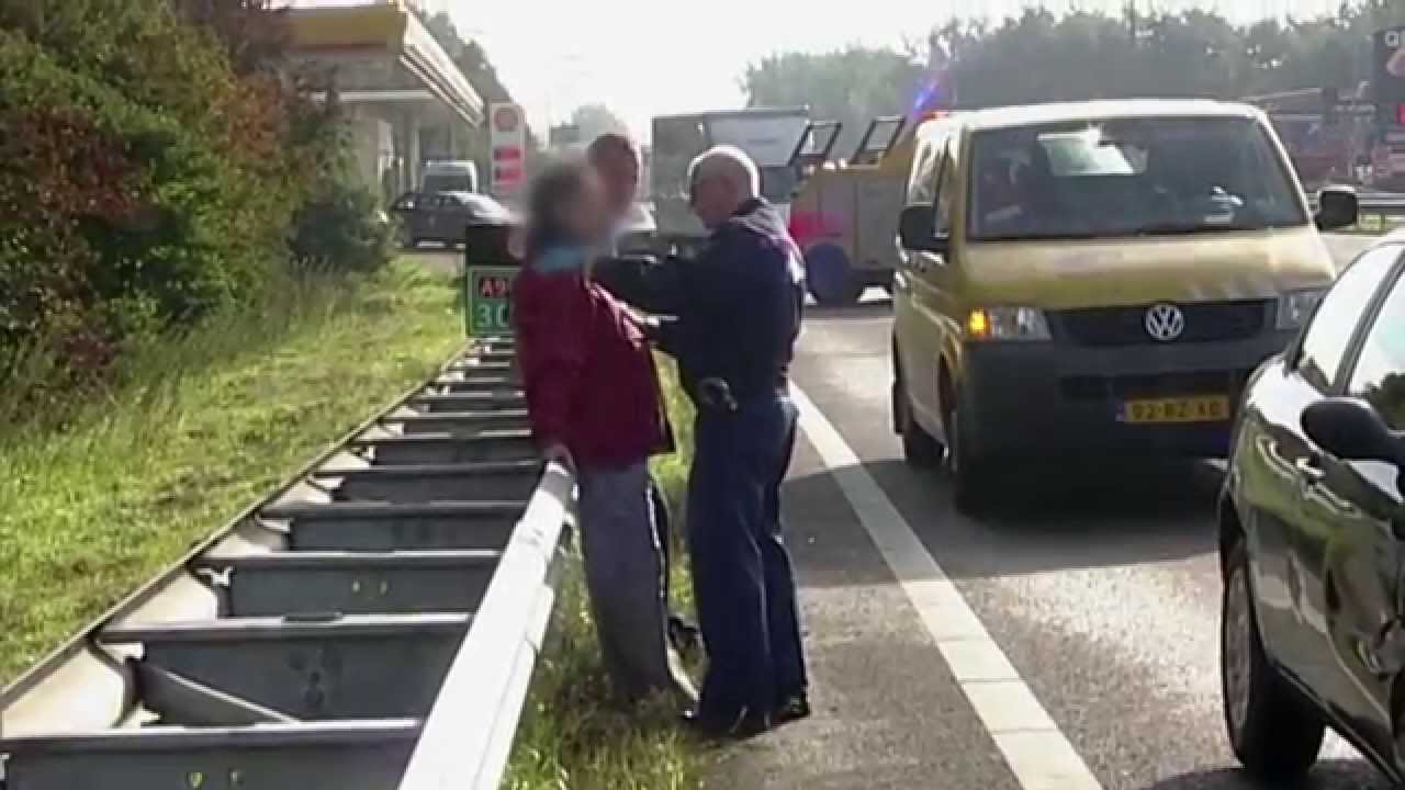Blik op de Weg OFFICIAL - Fragment Bestuurder wordt onwel tijdens het rijden