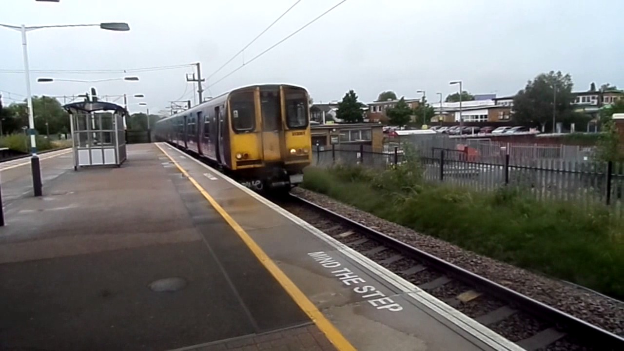Trains at Potters Bar station 22/7/17 YouTube