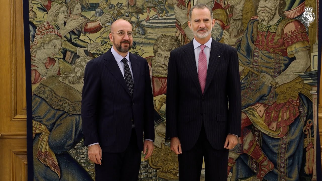 El Rey recibe en Zarzuela a Charles Michel - YouTube