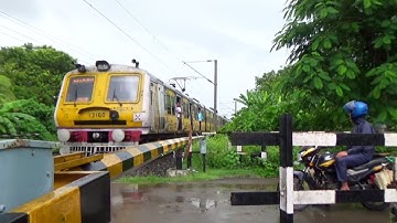 Fast & Furious Aerodynamic Howrah Katwa Emu Local Train Passing Through Balagarh Railgate