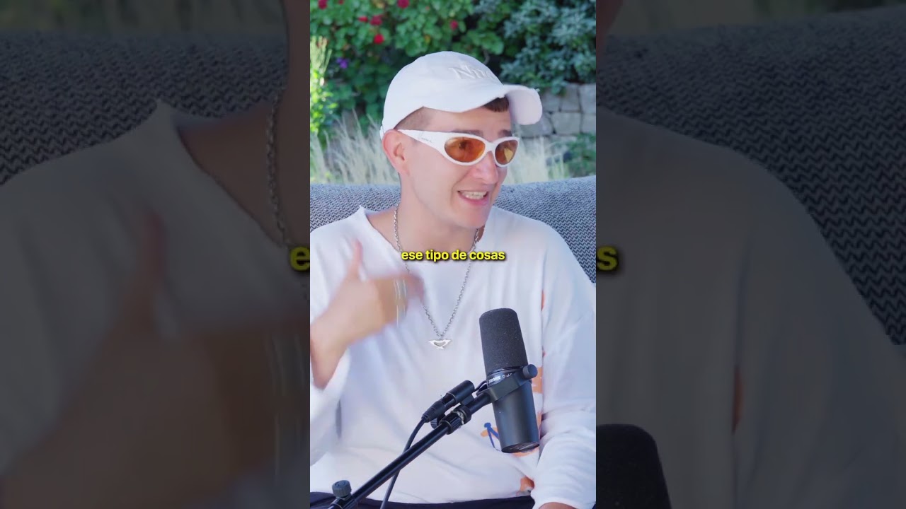 "Lo que no voy a educar de una manera lo voy a educar de la otra", Recycled J #nudeproject #recycled