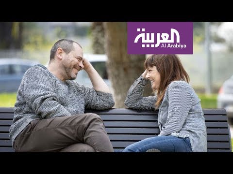 فيديو: هل من الممكن أن تقع في الحب بعمق في سن الخمسين