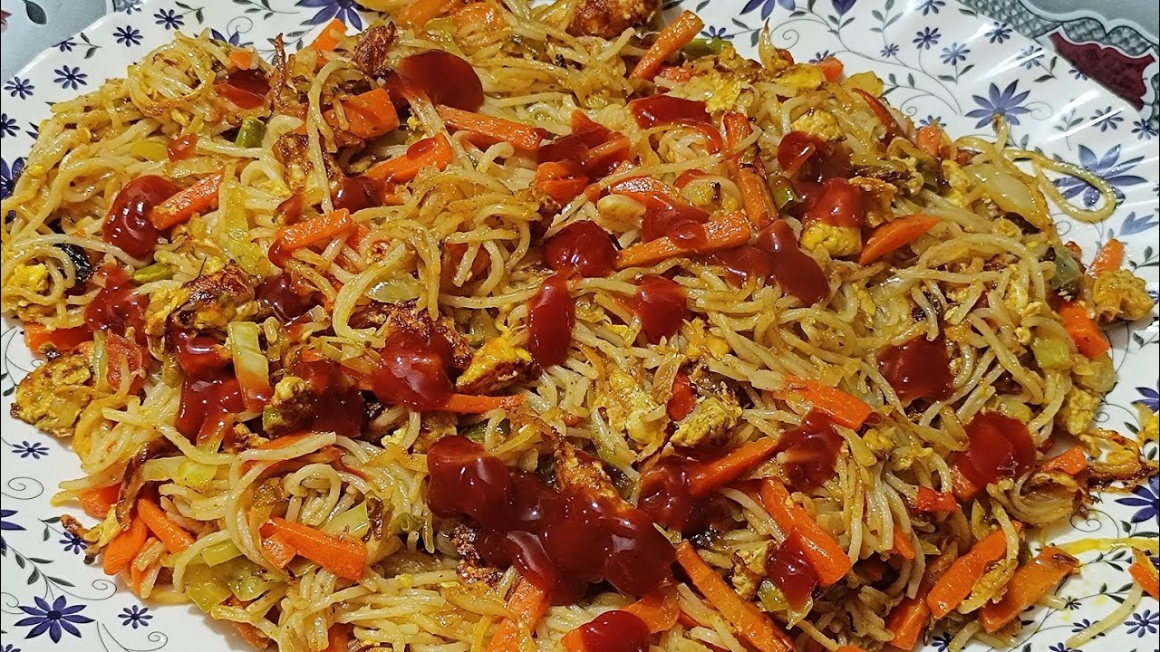 শীতের সবজি দিয়ে চাউমিন রেসিপি || Vegetable Noodles recipe || Egg Nuruduls Recipe.