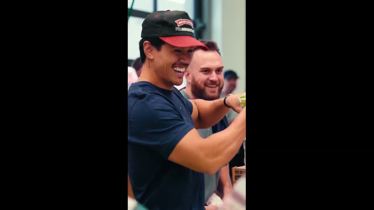 В рамках 18-й ежегодной недели благотворительности NRG было доставлено 2 миллиона порций еды по в...