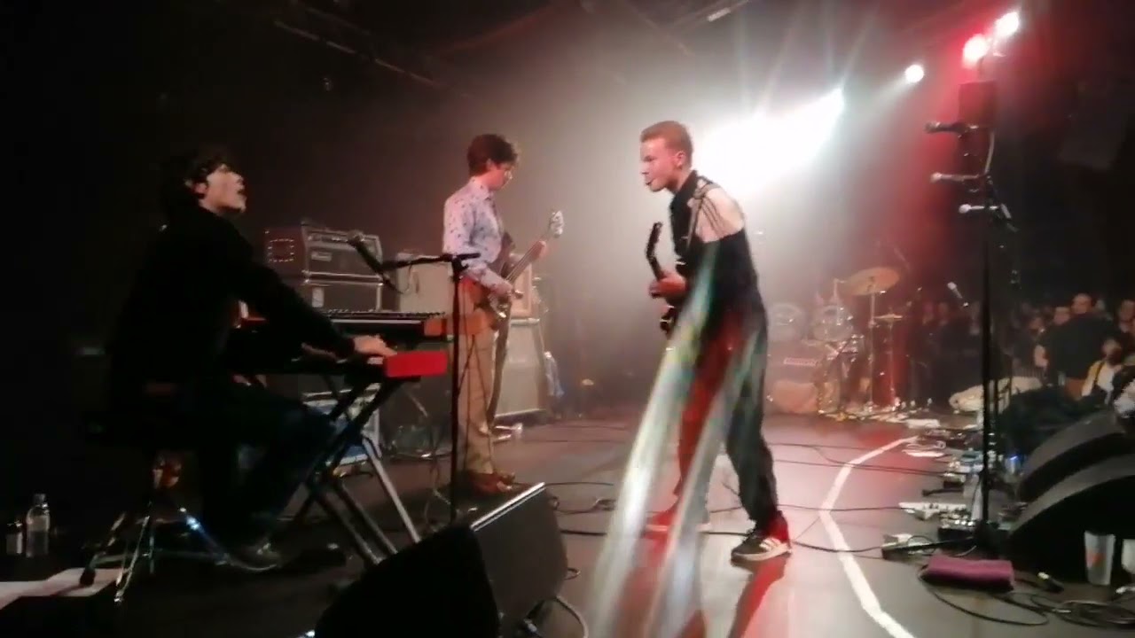 Black Midi perform Dethroned - live @ Cabaret Sauvage