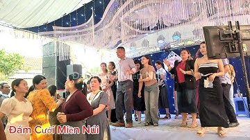 Hát nhảy trong đám cưới miền núi xóm Cà Tu, Sơn Cao