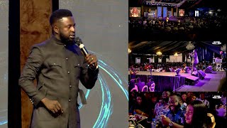 Mc Casino Is a natural born stand comedian, chai!!! , see performance