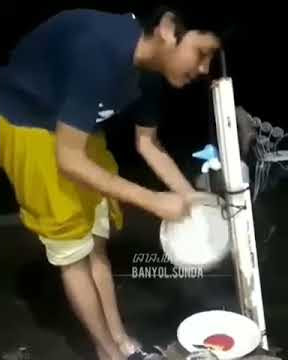 LIER KANA OTAK MUN TEU NGOPI TEH LIER!!NYAHO TEU LIER?