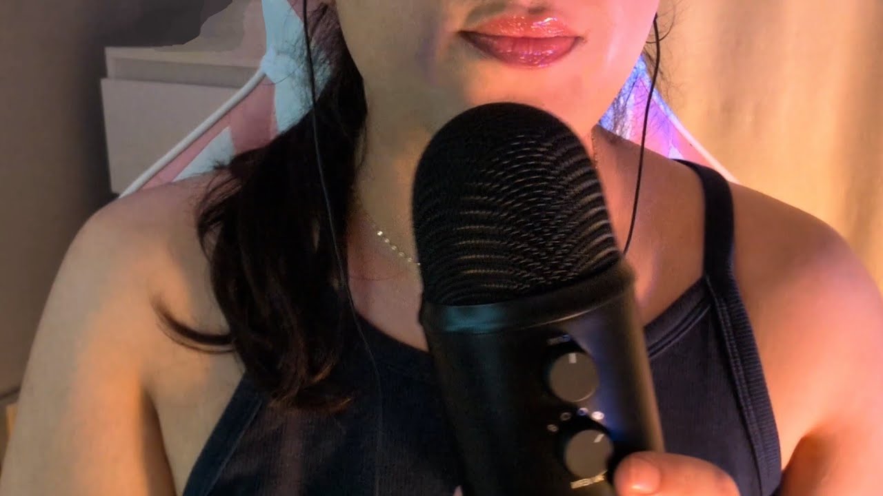 ASMR chewing gum upclose whispers - mini life update 300 subscribersss Thankyouuu 🥰✨