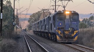 Spoornet/Transnet class 18E locomotives heading towards JHB between Lions River and Dargle stations screenshot 5