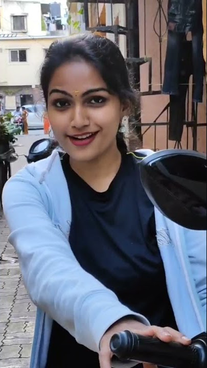 Kali Maina Distesh Tarun..... Actress Jyoti Shetsandi (Tila Firvin Majya Gadi Var Fem)