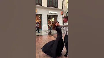 بدي دوب قلي قلي بجنون بحبك 