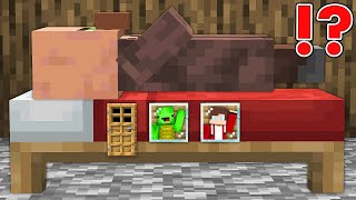 How JJ And Mikey Built a House Inside Villager's BED  in Minecraft Maizen