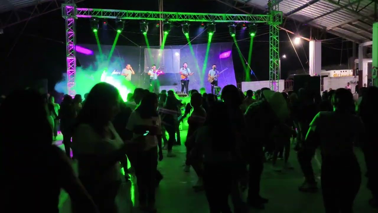 Al ritmo de Huapango🤠🔥 con Los Liricos Santa Rosa💯en candelaria, Huejutla, Hgo..